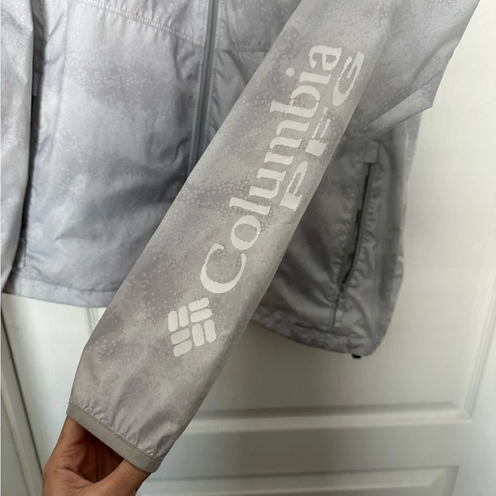 Columbia PFG Size Medium Gray & White Jacket - Picture 3 of 4